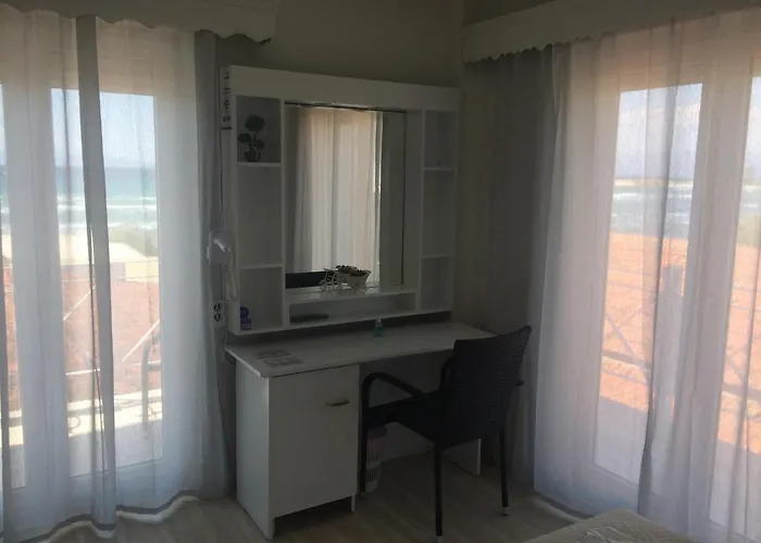 Petrakis 4* Lefkímmi