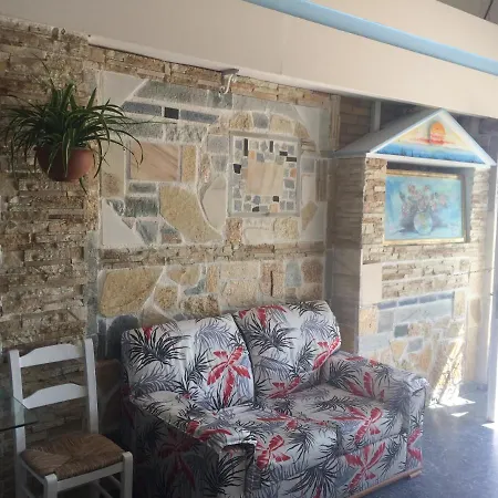 Petrakis