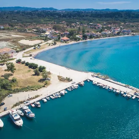 Petrakis